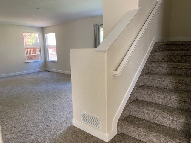 Building Photo - 9985 Strathfield Ln