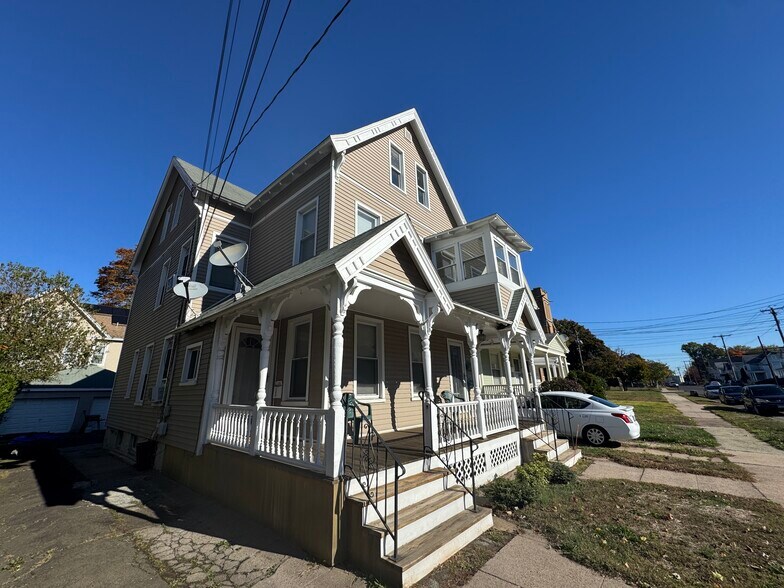 Building Photo - 103 Center St