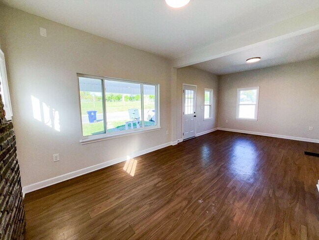 Building Photo - Charming Cape Cod in Columbus | 3BR, Updat...