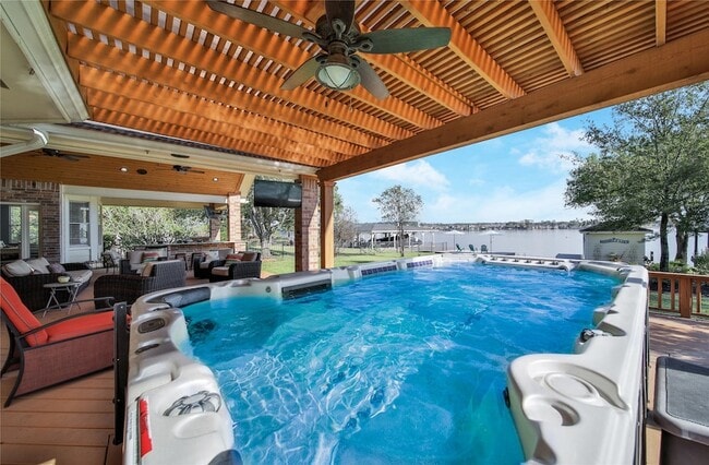 Building Photo - 9698 E Shore Dr