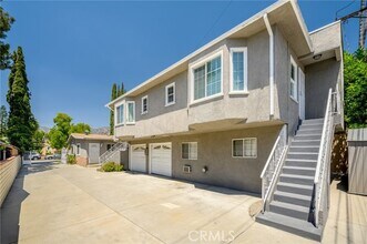 Building Photo - 720 W California Ave