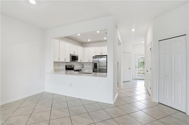 Building Photo - 2870 Blossom Wy