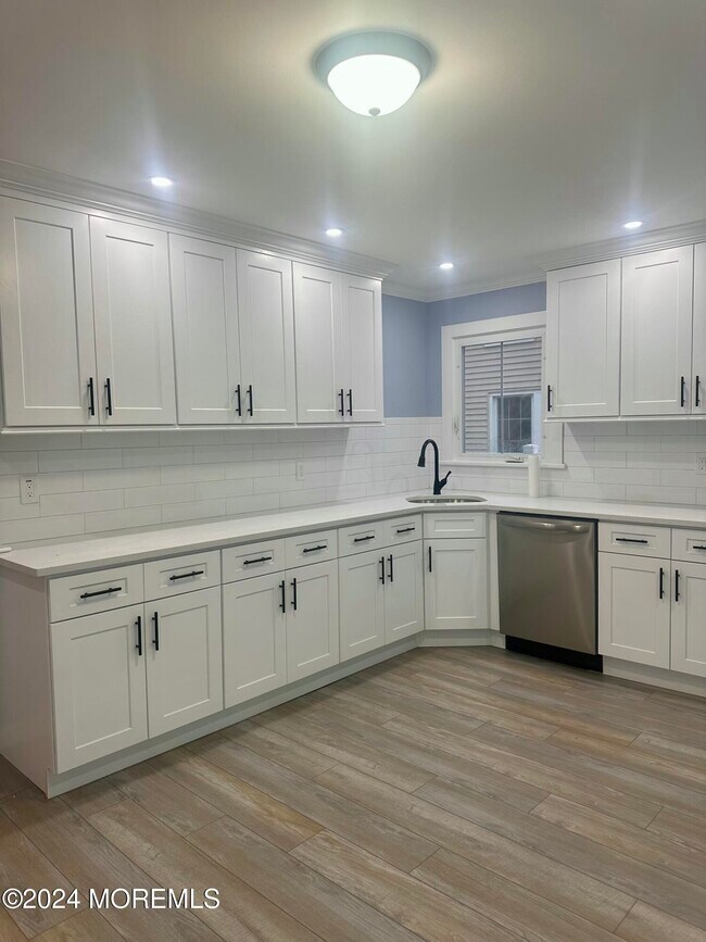 Building Photo - 73-75 Church St