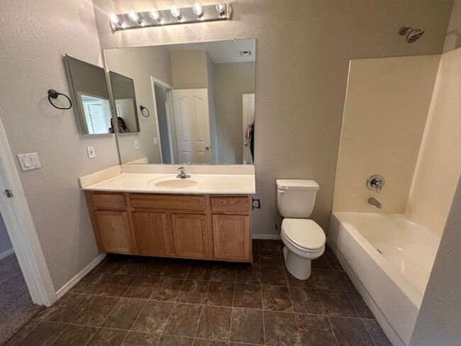 Building Photo - Single level 4 bedroom home in Chandler, w...