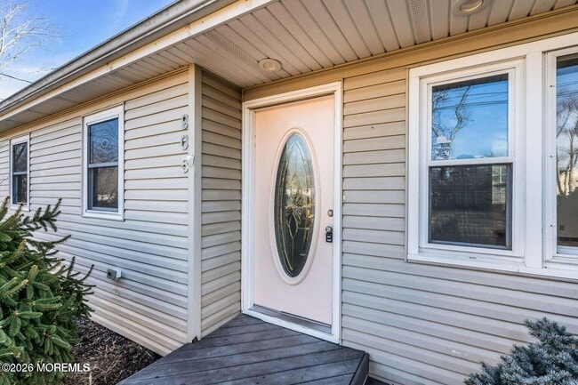 Building Photo - 905 Harrison Rd