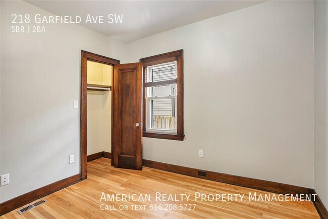 Building Photo - 218 Garfield Ave SW