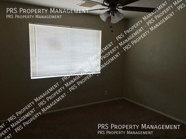 Building Photo - 1559 E Flower Cir