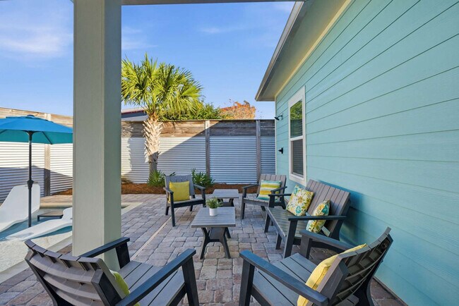 Building Photo - 21310 Pompano Ave