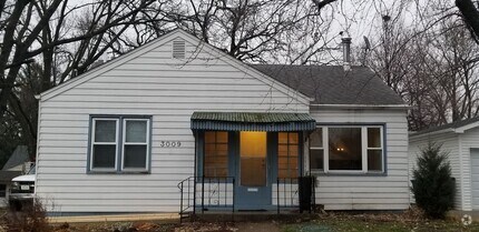 Building Photo - Beaverdale 2 Bedroom