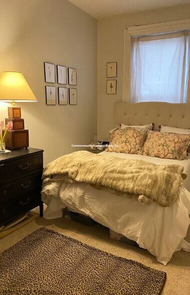Building Photo - 550-552 Columbus Ave. Unit 4