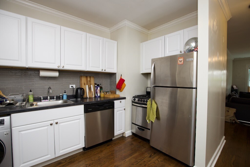 Building Photo - 2151 N Fremont St