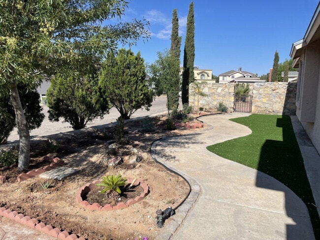 Building Photo - 3057 Manny Aguilera Dr