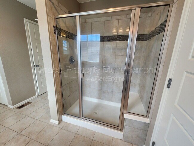 Building Photo - 17022 Lipan St