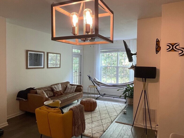 Building Photo - 3150 Woodwalk Dr SE