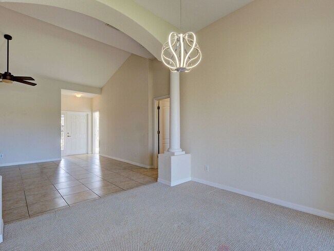 Building Photo - 3BD/2BA/3 Car Garage in Stoneybrook