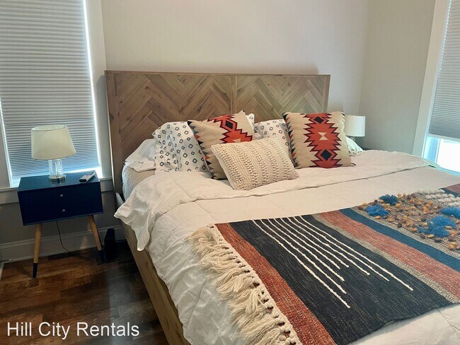 Building Photo - 1 br, 1 bath House - 51 11th Street Unit 11