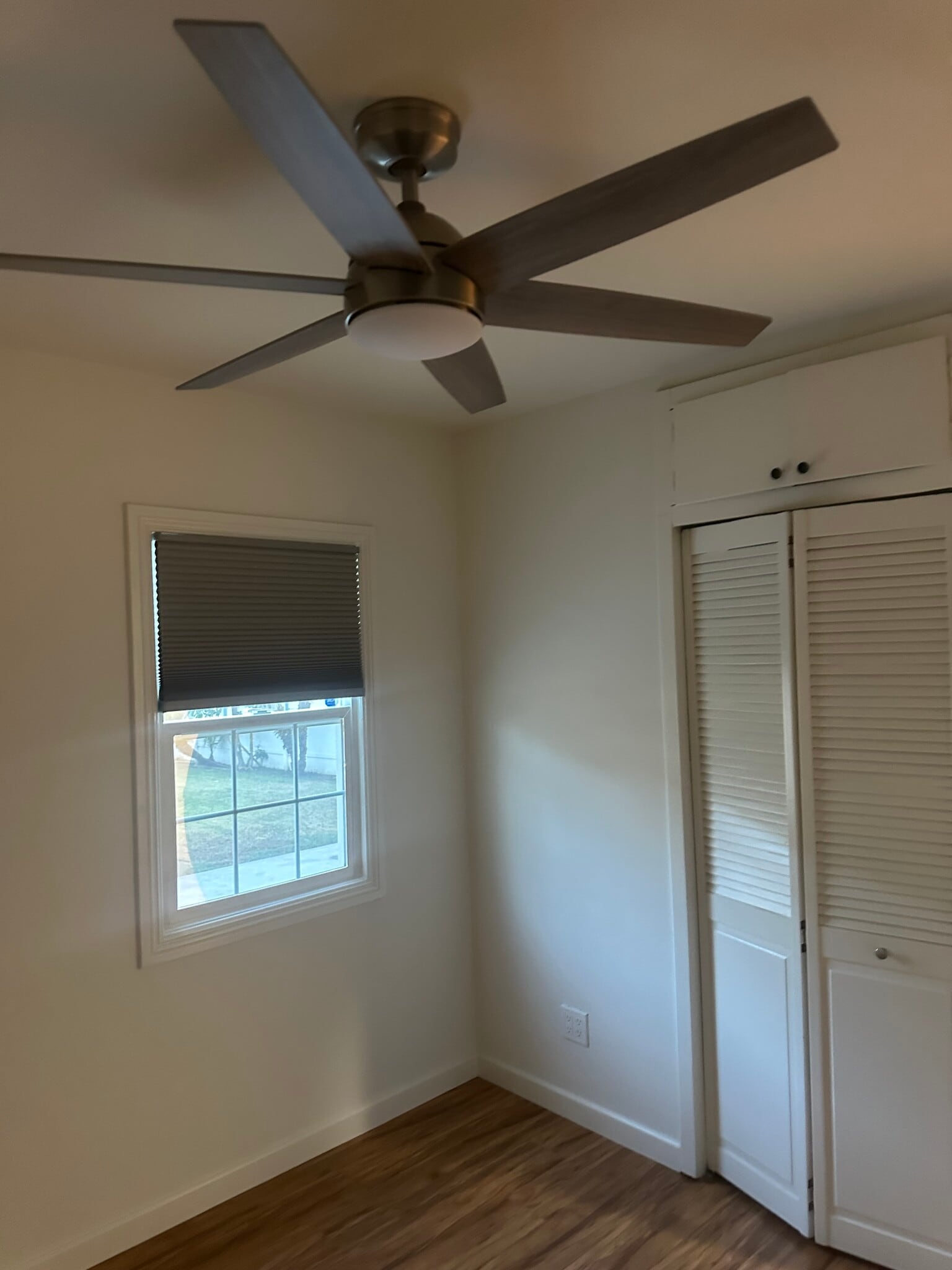 Building Photo - 1411 W 184th St