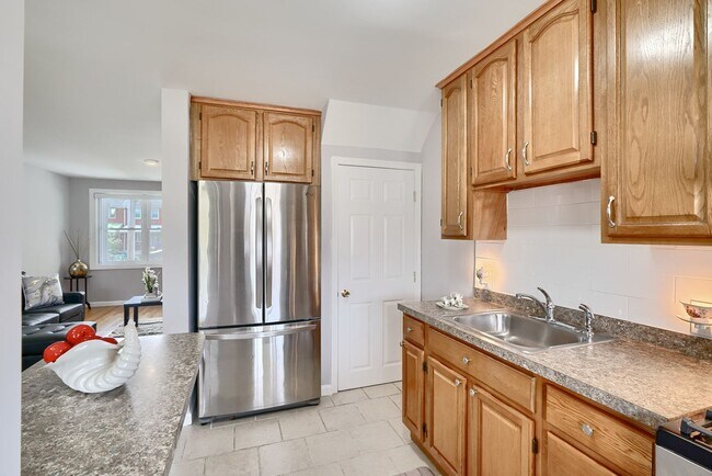 Building Photo - Spacious Townhome 3Bed/2Bath in Dundalk