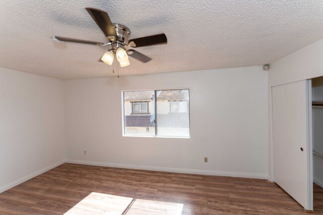 Building Photo - DEPOSIT MOVE IN SPECIAL! 2 BED 1.5 BATH TO...