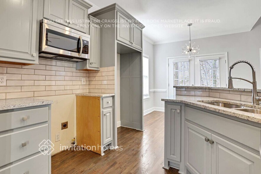 Building Photo - 1240 Oriole Dr SW