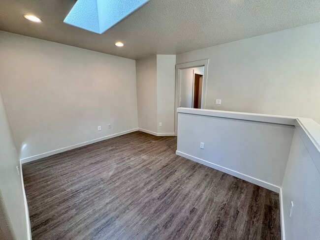 Building Photo - 5724 NE 47th St