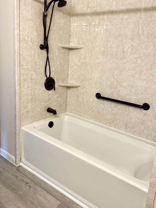 Building Photo - 200 Heroux Blvd