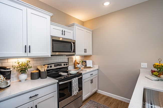 Building Photo - 147 Pinnacle Dr