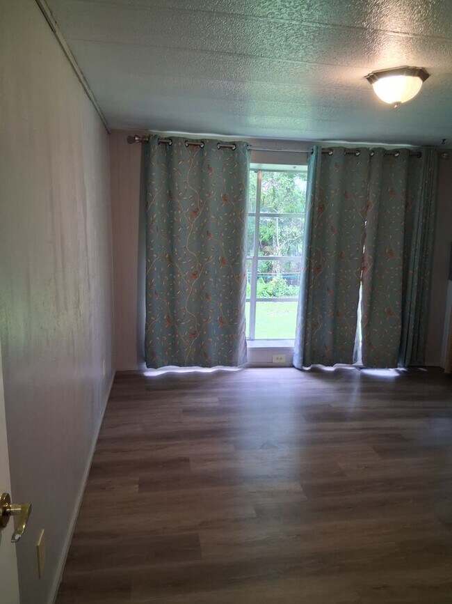 Building Photo - 3610 CR 406
