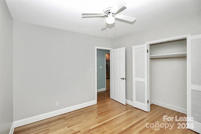 Building Photo - 6908 Lancer Dr