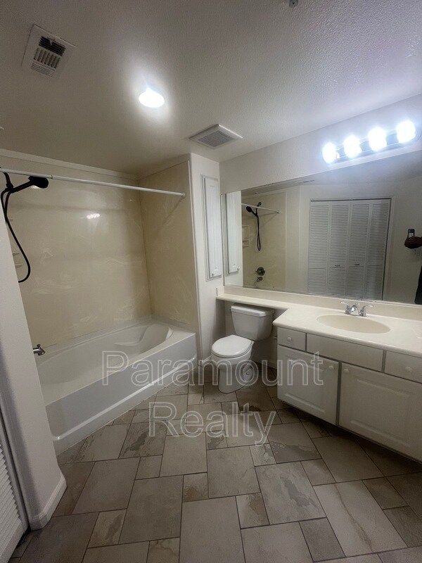 Building Photo - 700 S Abel St