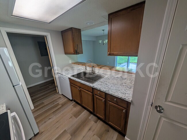 Building Photo - 16520 W 141st St