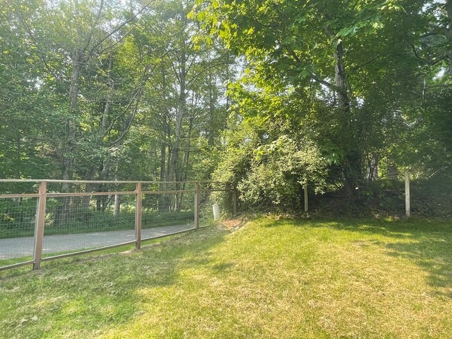 Building Photo - Nicely Maintained Clinton Home with Upgrades and Fenced Yard!