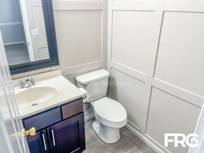 Building Photo - 2700 Thackery Rd