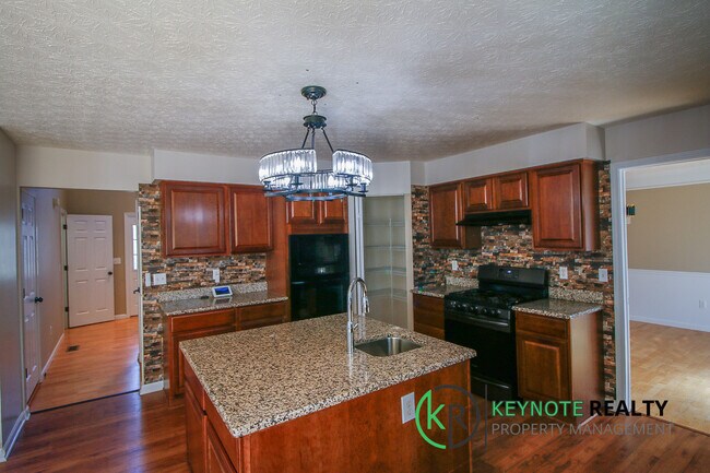 Building Photo - 7691 Harwood Ct