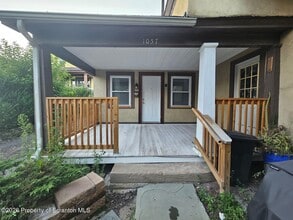 Building Photo - 1057 Lincoln St