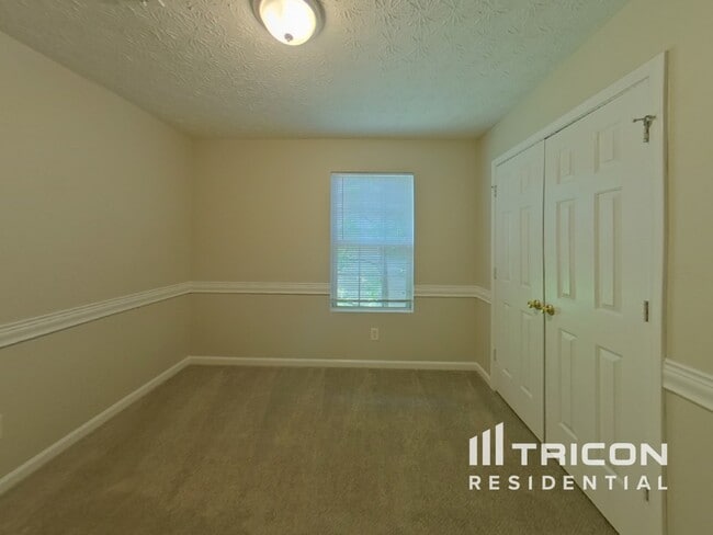 Building Photo - 6090 Flagstaf Walk