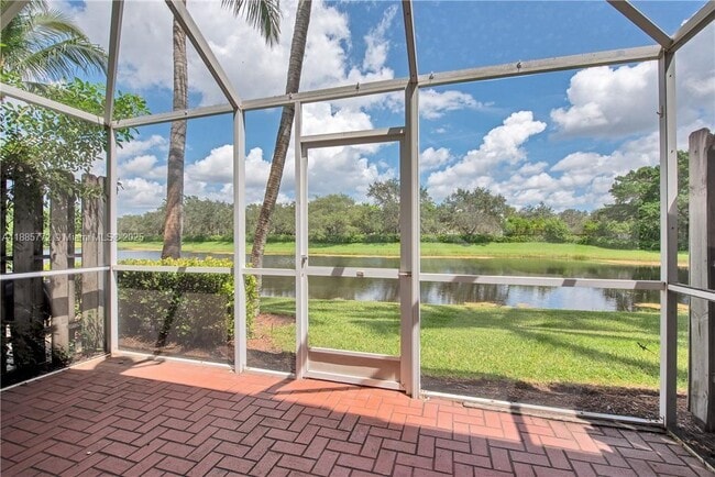 Building Photo - 2470 Cordoba Bend