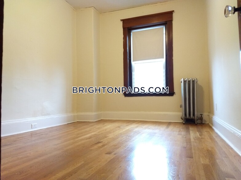 Building Photo - 134 Englewood Ave