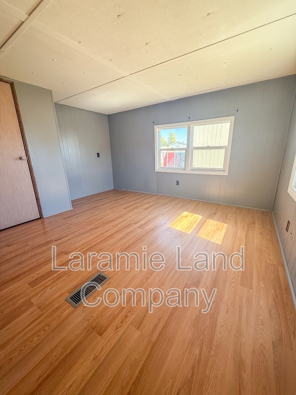 Building Photo - 2166 W Wyoming Ave