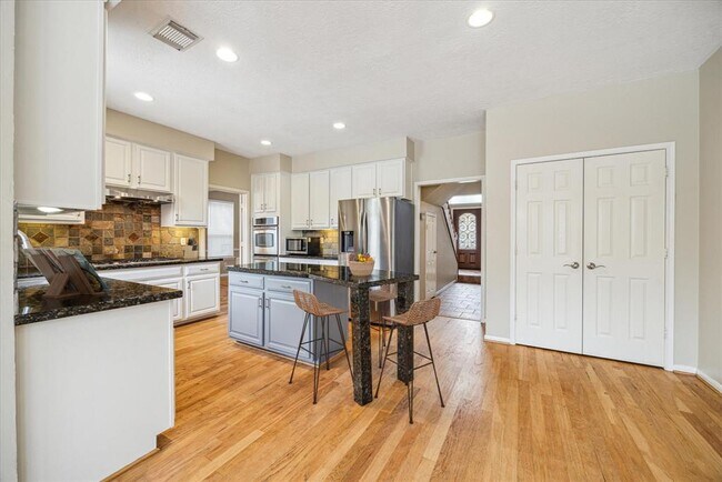 Building Photo - 12714 Orchard Hollow Way