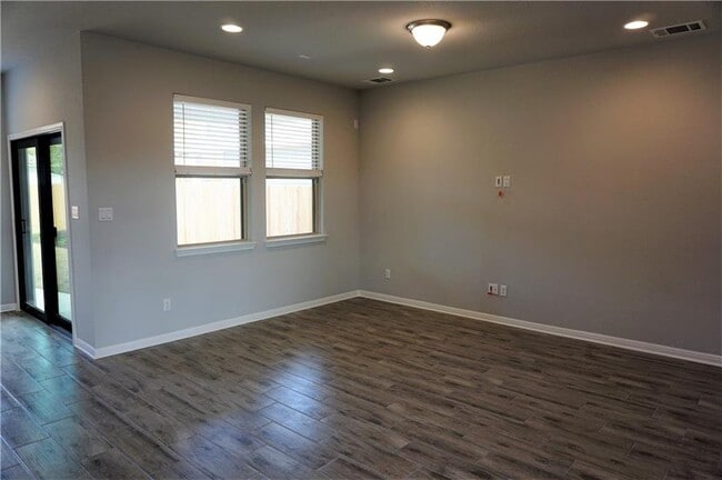 Building Photo - 2308 Pecan Island Dr