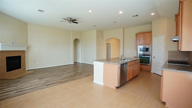 Building Photo - 26922 Mustang Retreat Ln