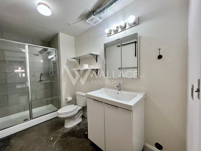 Building Photo - DOWNTOWN LIVING WITH PRIVATE GATED ENTRANCE 1 BEDROOM / 1 BATH
