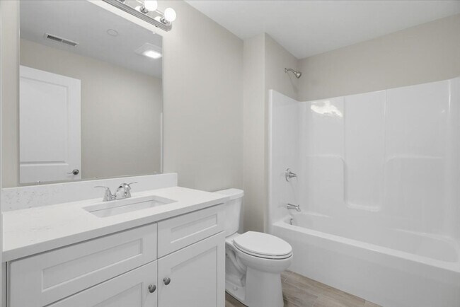 Building Photo - 204 Central St