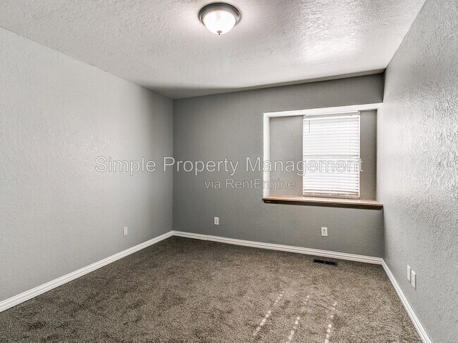 Building Photo - 3837 Sunward Cir