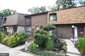 Building Photo - 8147 Inverness Ridge Rd