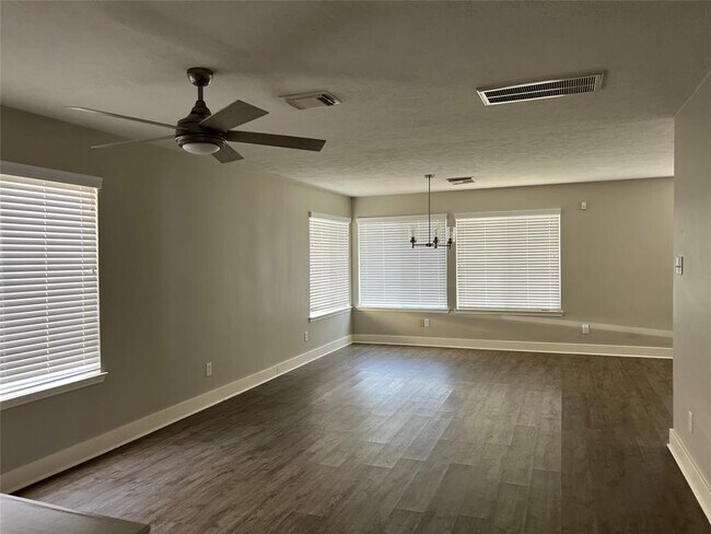 Building Photo - 19106 Spruce Bough Ln