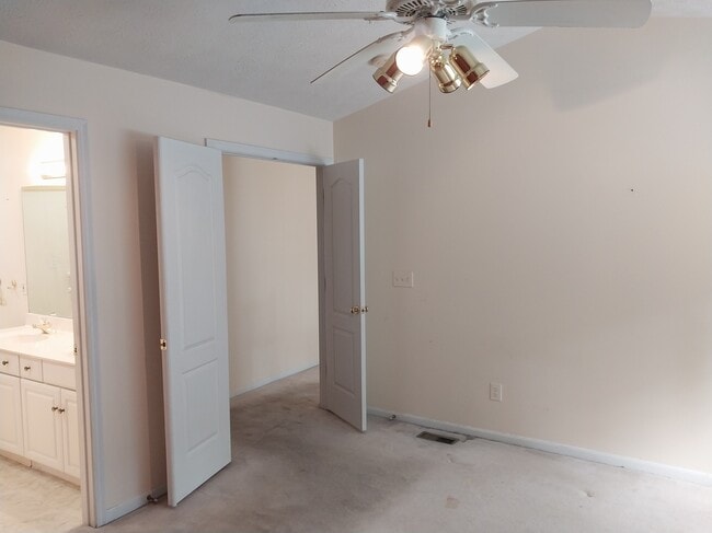 Building Photo - 3912 Vineyard Green Dr