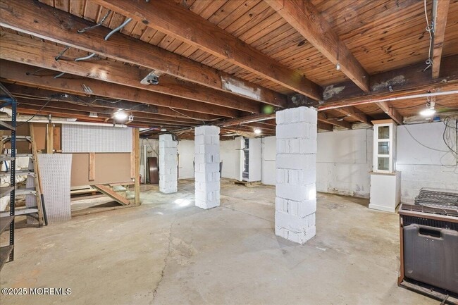 Building Photo - 674 Park Ave