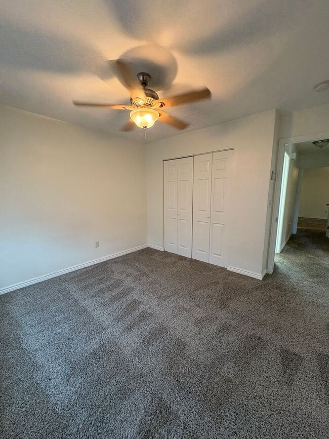 Building Photo - Amazing 1 Level Home in popular Southwest Location!